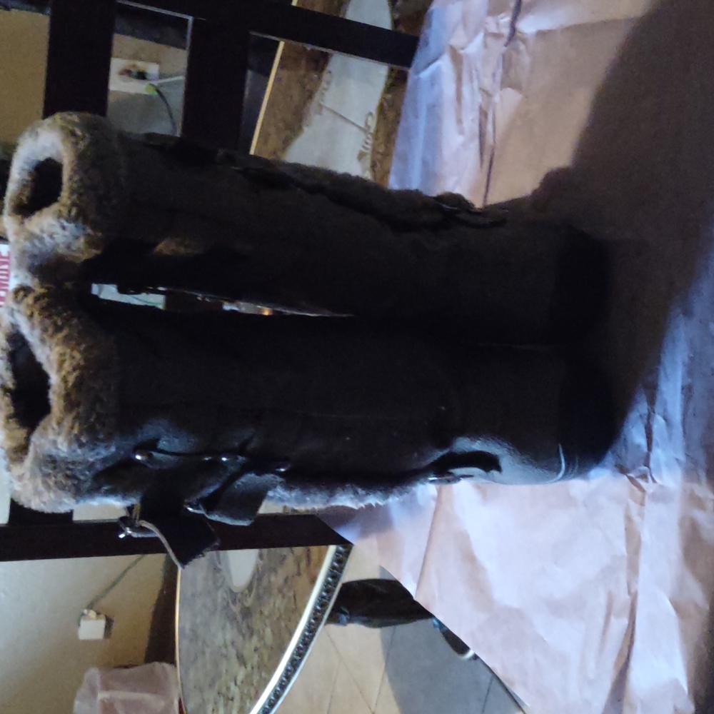 Boots - Picture 2 of 3